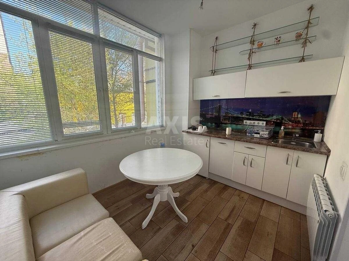 Office vul. Hmel'nyc'kogo Bogdana 25/40, 90m2681597