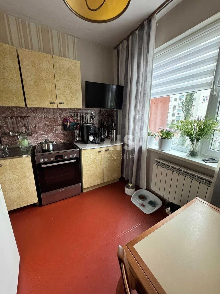 3k apartment pr-t Chervonoyi Kalyny sixty-six A70199