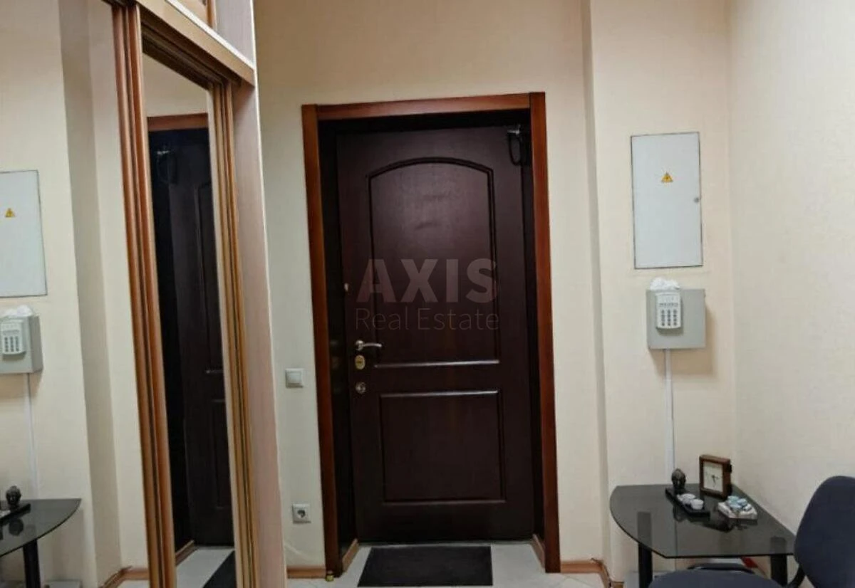 Office bul. Lesi Ukrai'nky 23А, 60m27003810
