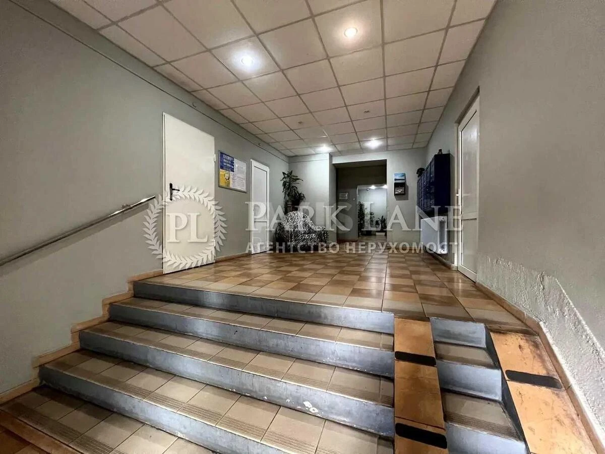 2k apartment bul. Verhovnoi' Rady 21А700611