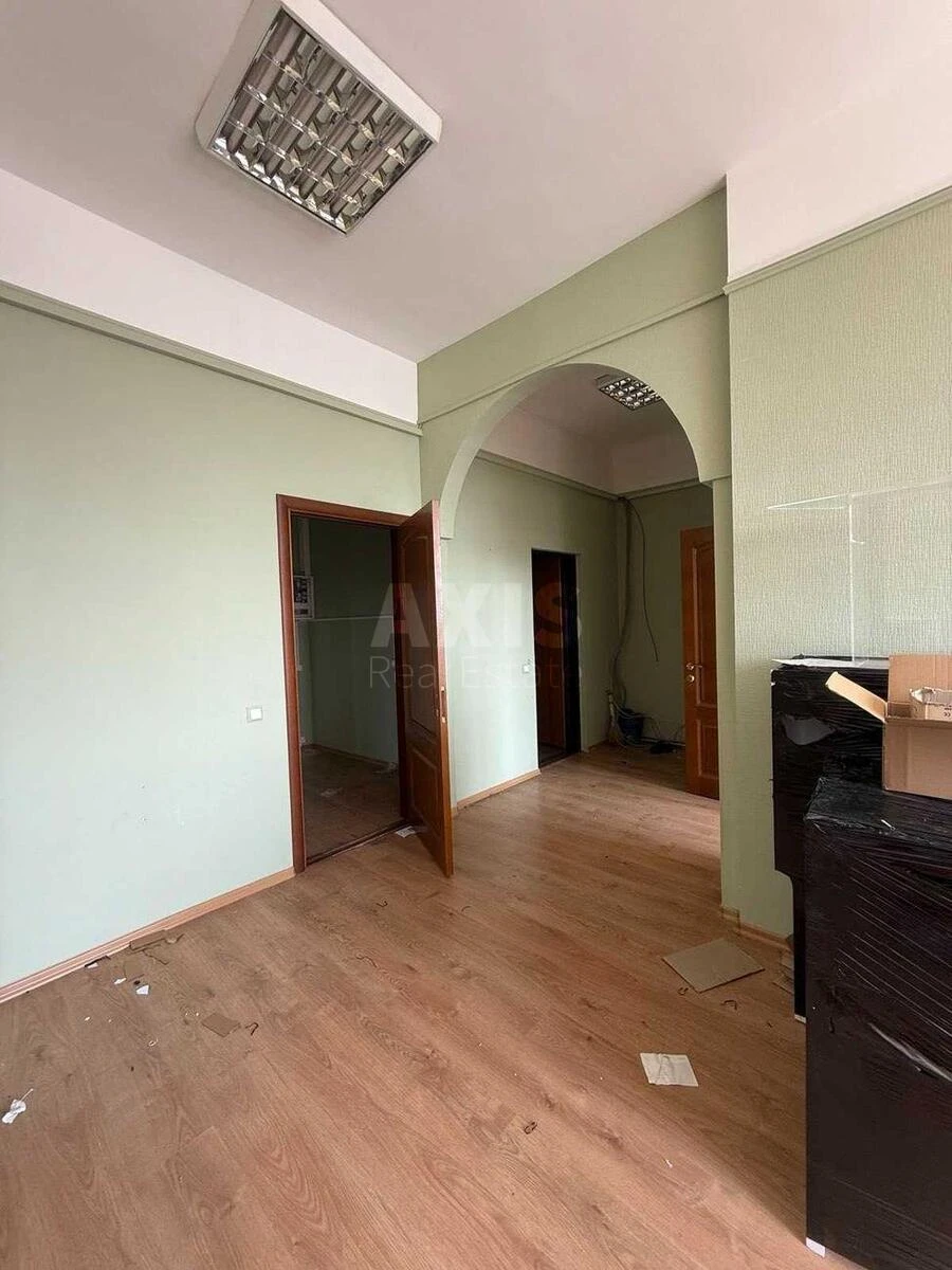 Office vul. Sverstjuka Jevgena 2Б, 78m2715837