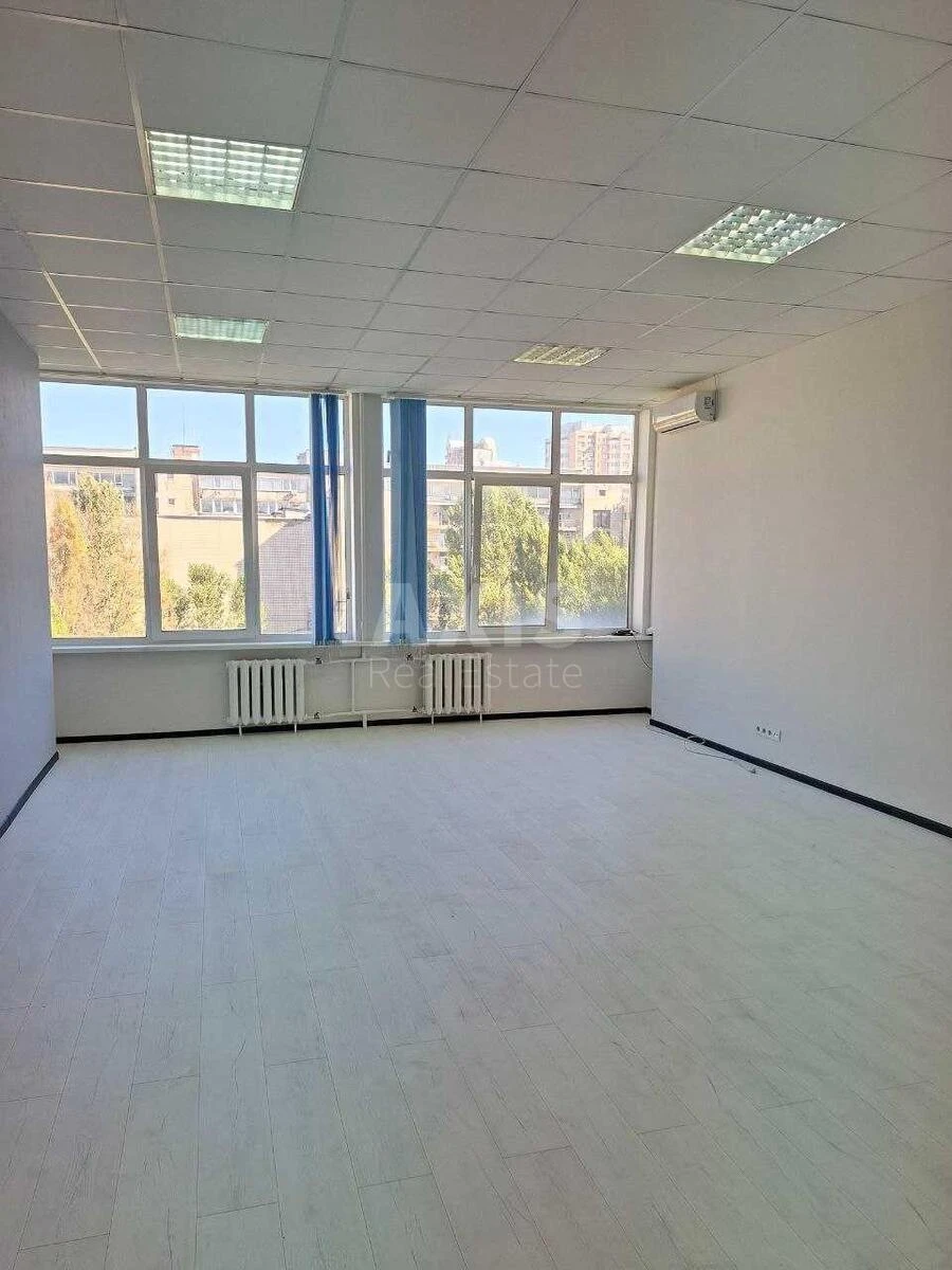 Office vul. Henerala Almazova 18/7, 46m2672080