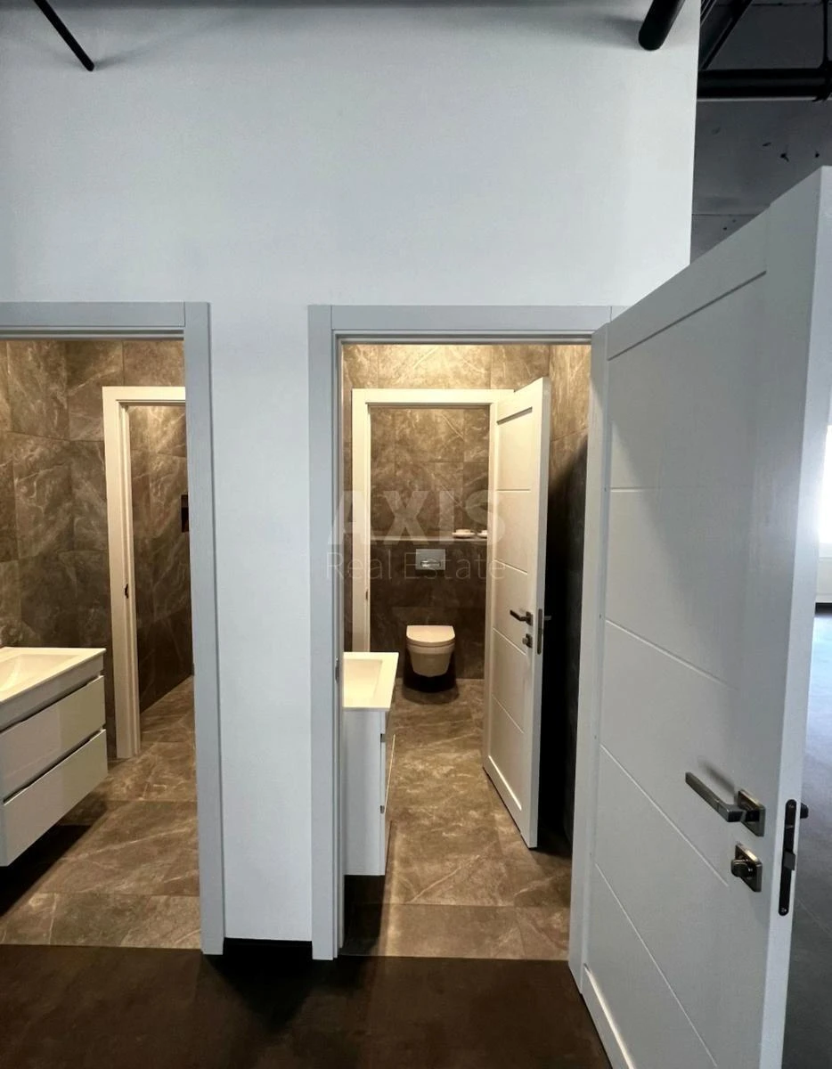 Office vul. Fizkul'tury 25, 774m2704888