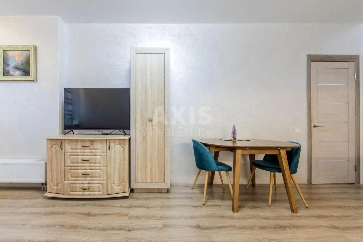 1k apartment vul. Sverstjuka Jevgena 44758511