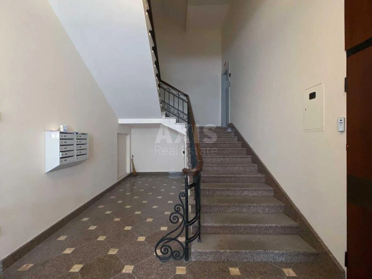 4k apartment vul. Ljuterans'ka 7/106706820