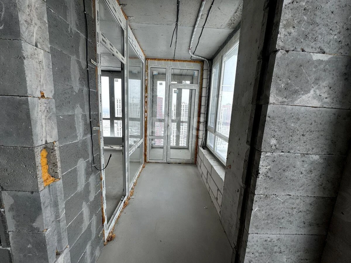 2к квартира ул. Александра Олеся 8/176728411