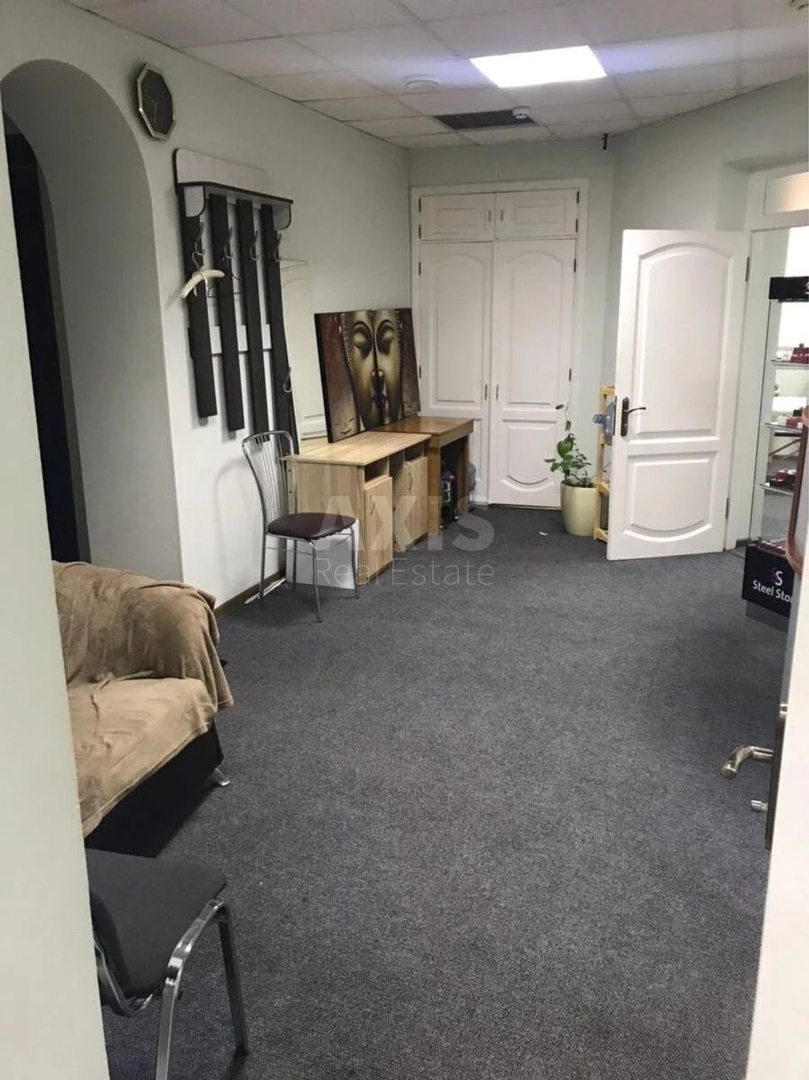 Объект торговли ул. Василия Тютюнника 5, 182м25993811