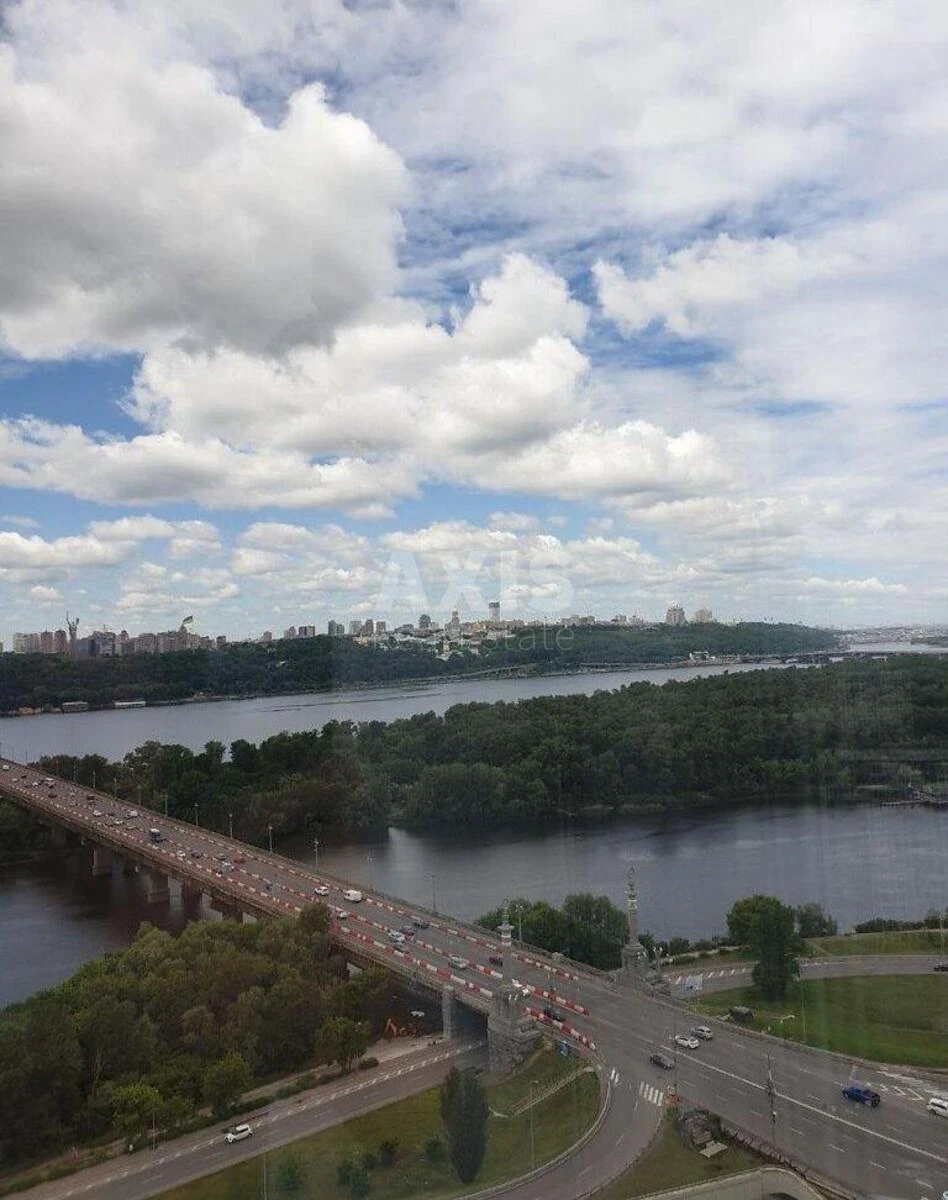 4k apartment nab. Dniprovs'ka 1А6898216