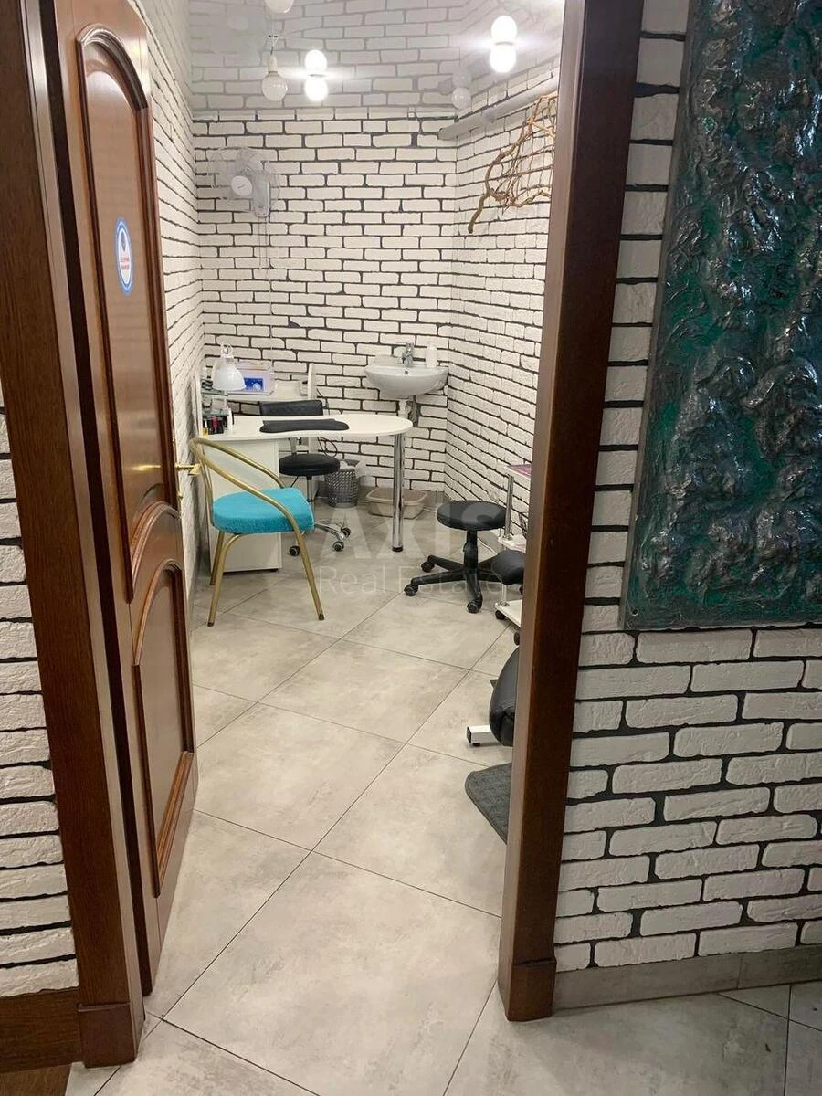 Объект торговли ул. Чавдар Елизаветы 13, 30м2645314