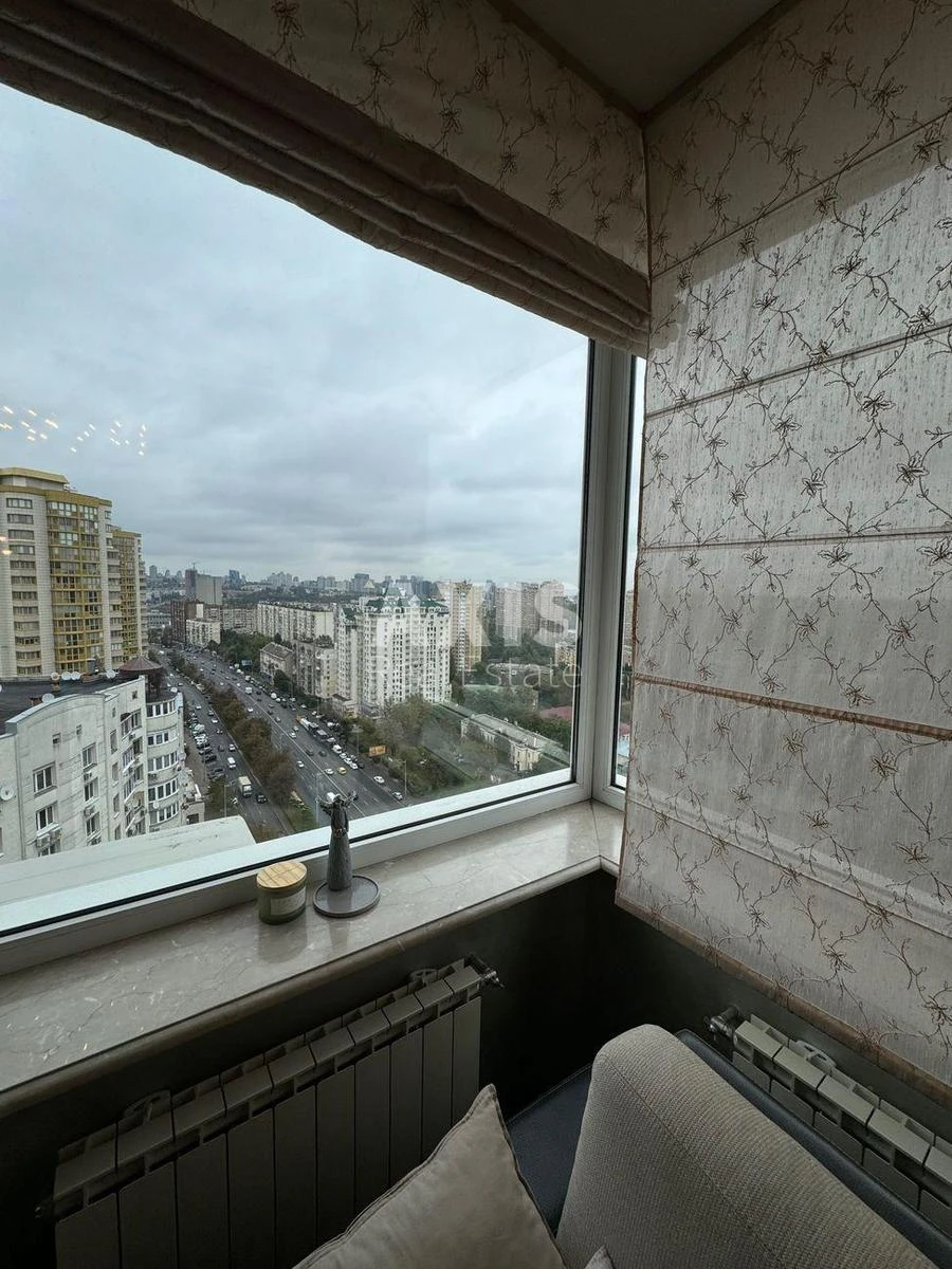 3к квартира пр-т Голосеевский 68434222