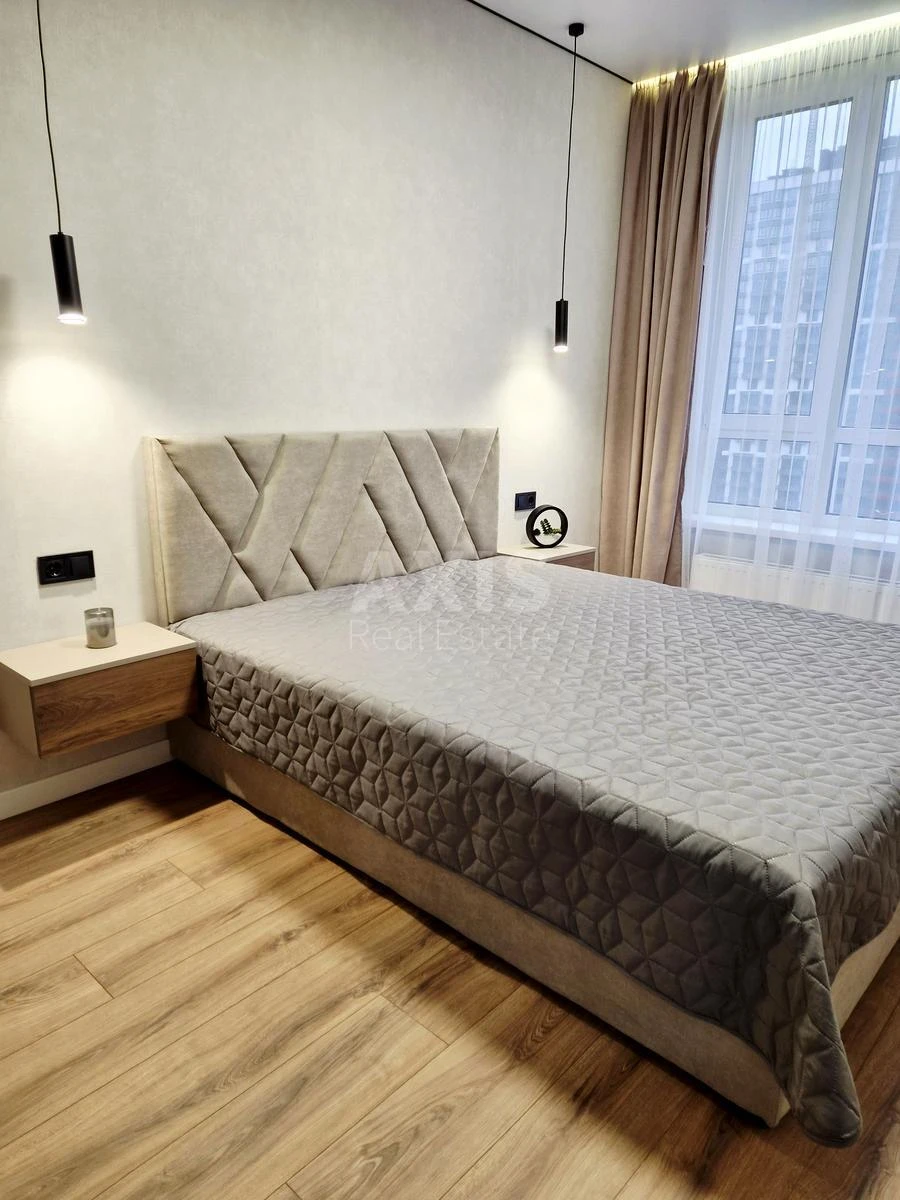 1к квартира ул. Александра Олеся 17А682056
