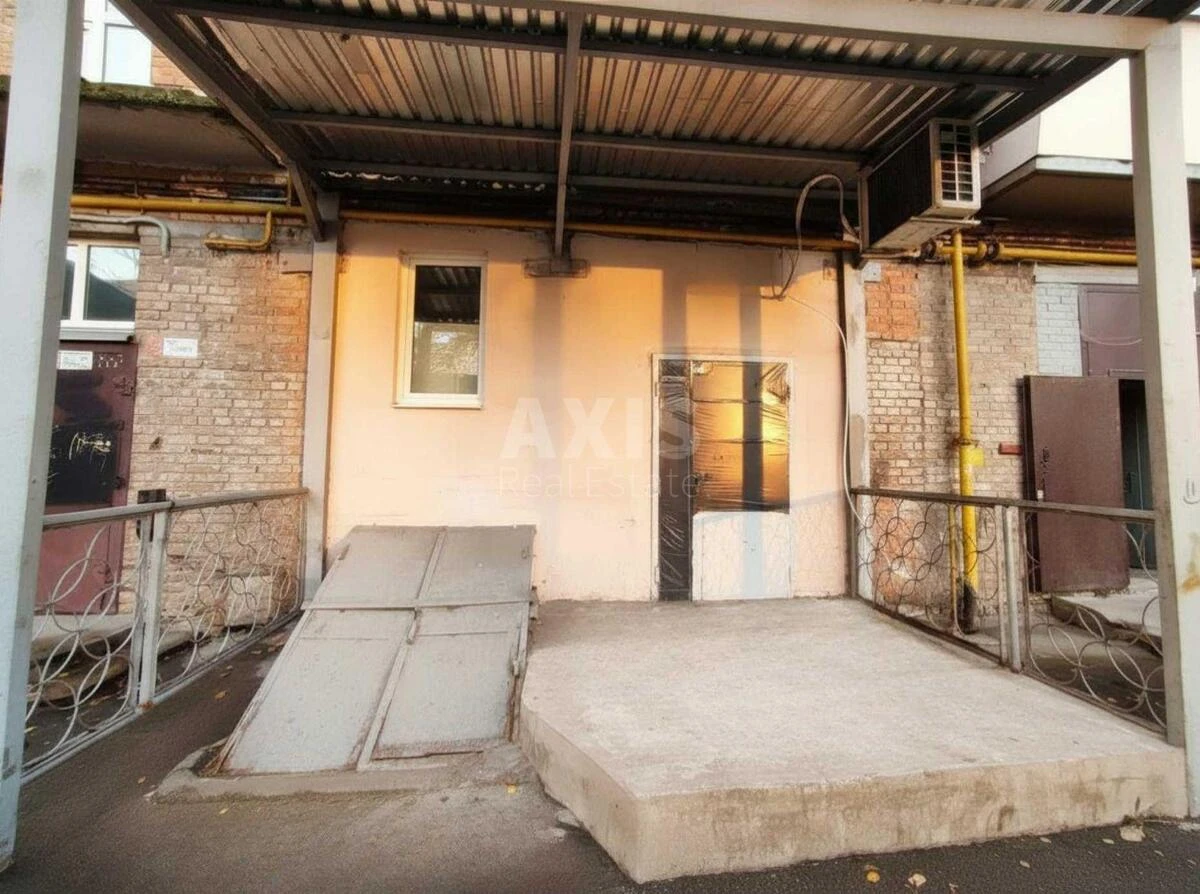 Объект торговли ул. Вышгородская 44, 70м2670933