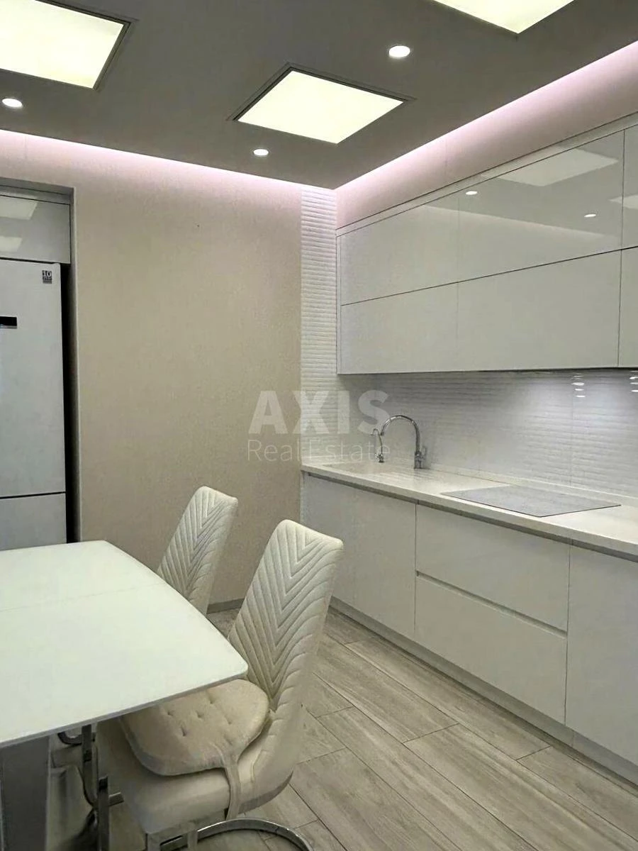 3k apartment vul. Glybochyc'ka 32В679963