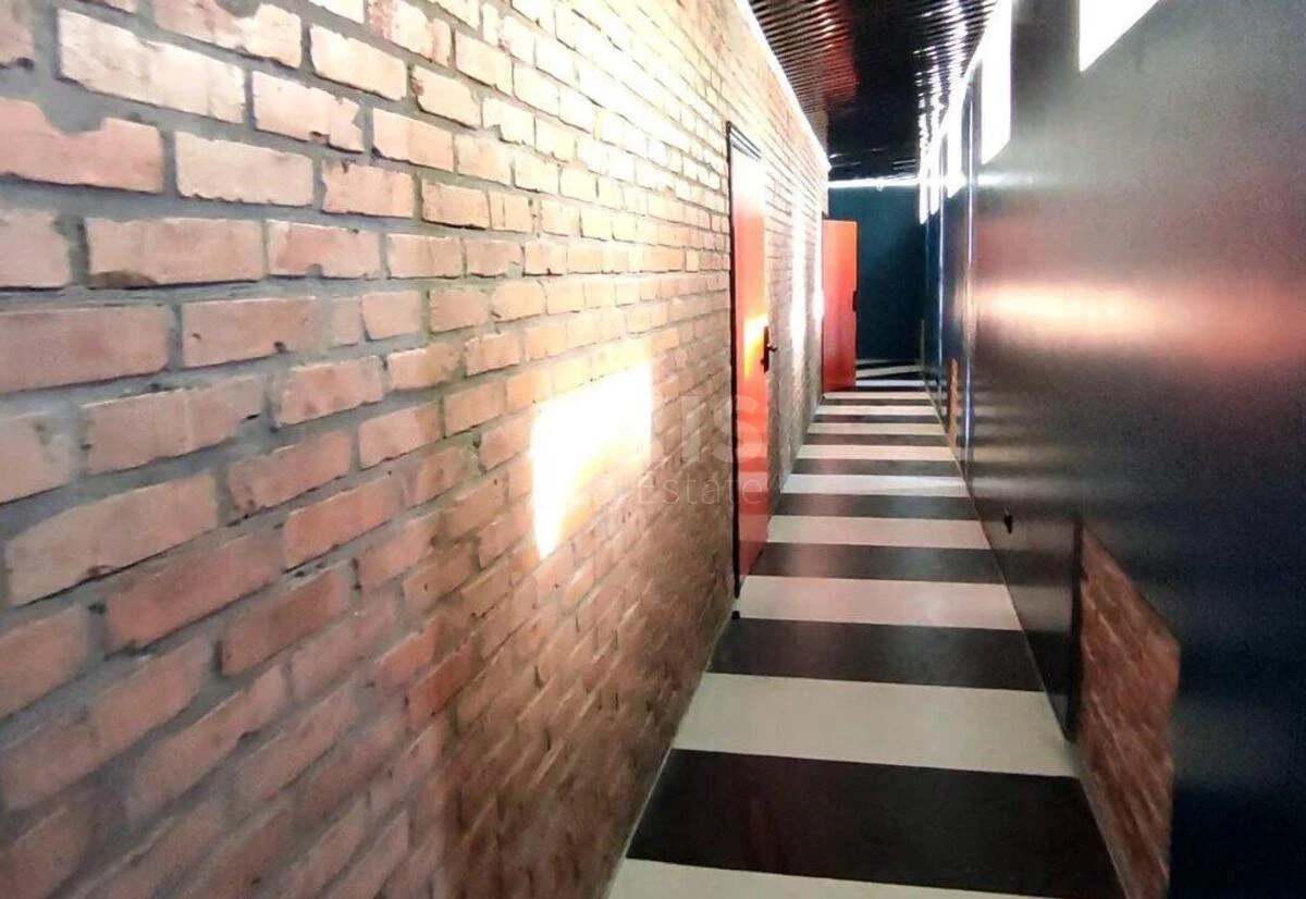 Trade object vul. Nyzhn'ojurkivs'ka 9, 2682m2470100