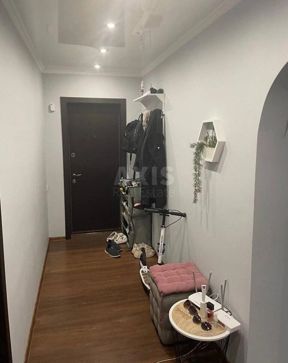 3k apartment vul. Vyshgorods'ka 47Б7070412