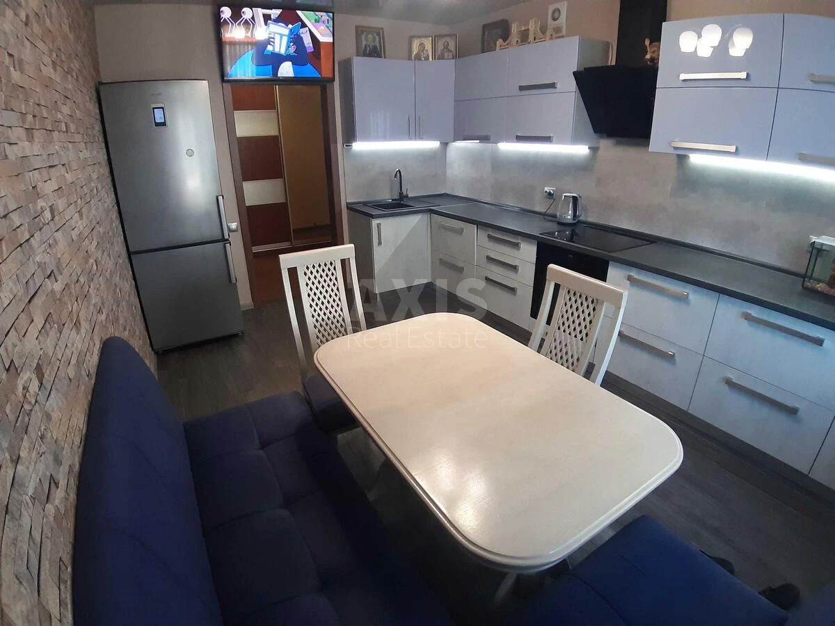 3k apartment vul. Myloslavs'ka 4606710