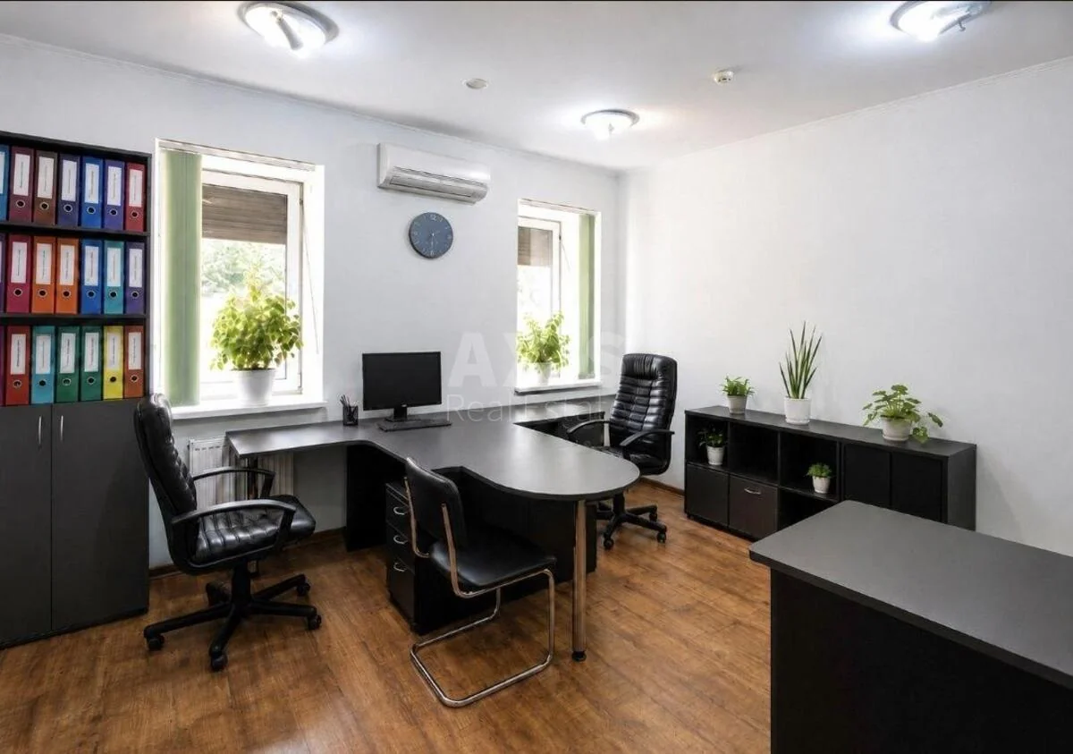 Office vul. Vvedens'ka 25, 117m2