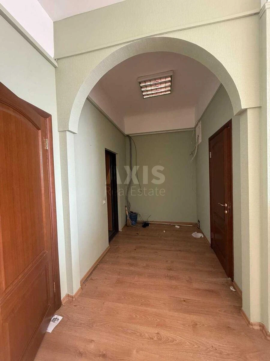 Office vul. Sverstjuka Jevgena 2Б, 78m2715838