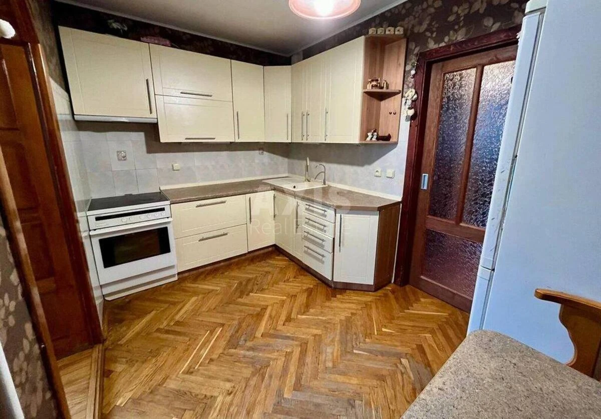 3k apartment vul. Ahmatovoi' Anny 667441