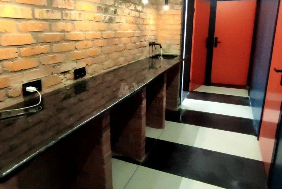 Trade object vul. Nyzhn'ojurkivs'ka 9, 2682m2470102