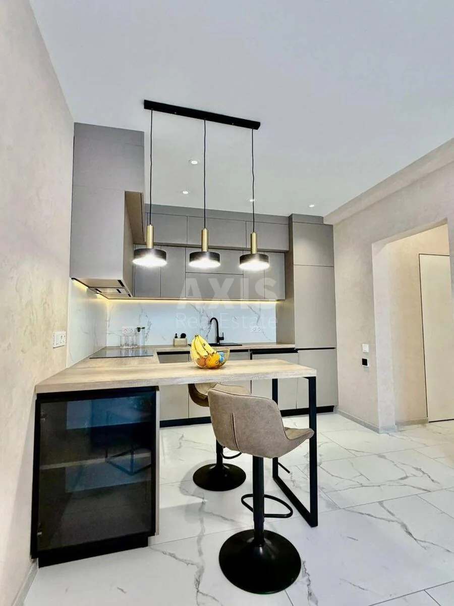 2k apartment vul. Myhajla Maksymovycha 24