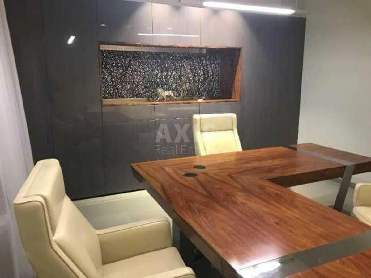 Office vul. Antonovycha 33В, 150m2710631