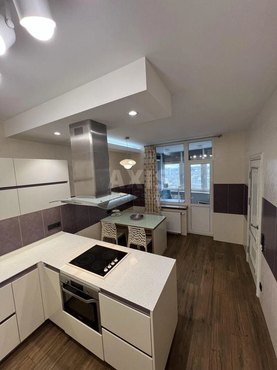 3k apartment vul. Dragomanova 40Е67107