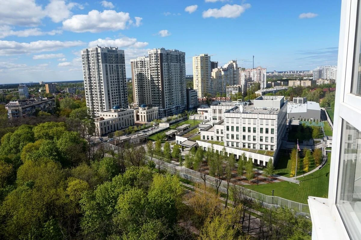 2к квартира ул. Сикорского Игоря Авиаконструктора 1А6692321