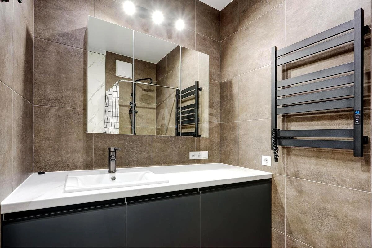 2k apartment vul. Sverstjuka Jevgena 6Д672756