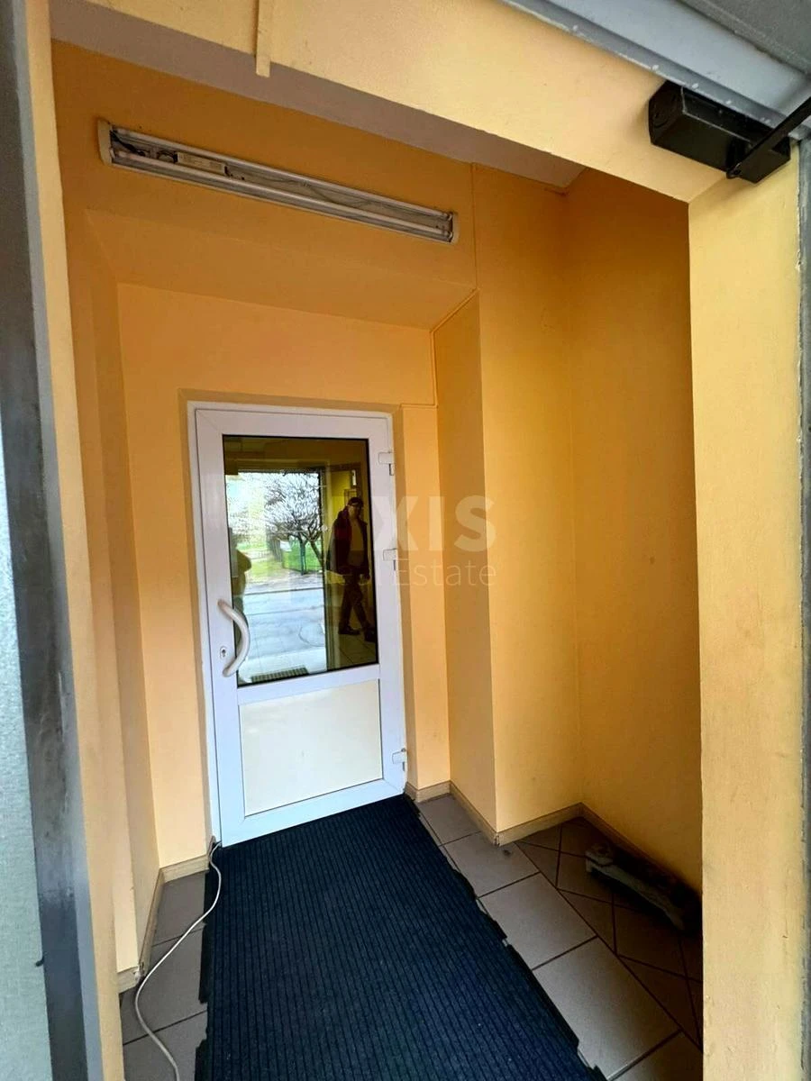 Office vul. Ahmatovoi' Anny 3А, 202m2704364