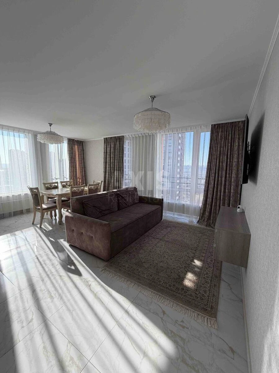 4k apartment nab. Dniprovs'ka 18663030