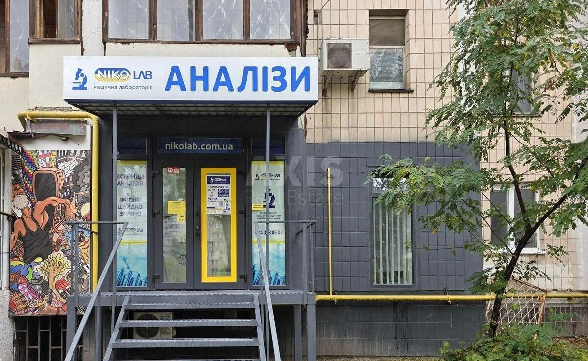 Объект торговли ул. Драгоманова 20, 45м260820