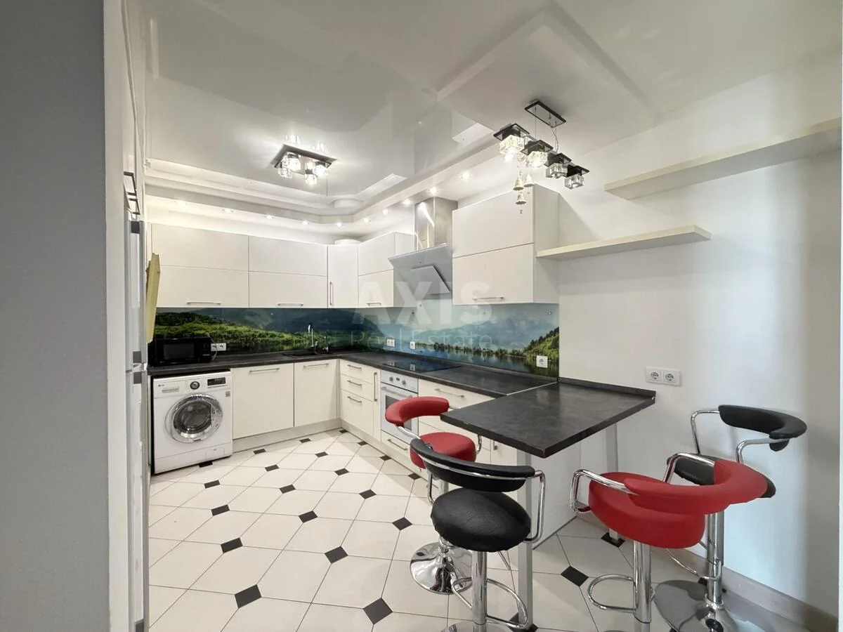 3k apartment vul. Yulia Zdanovska 71Г