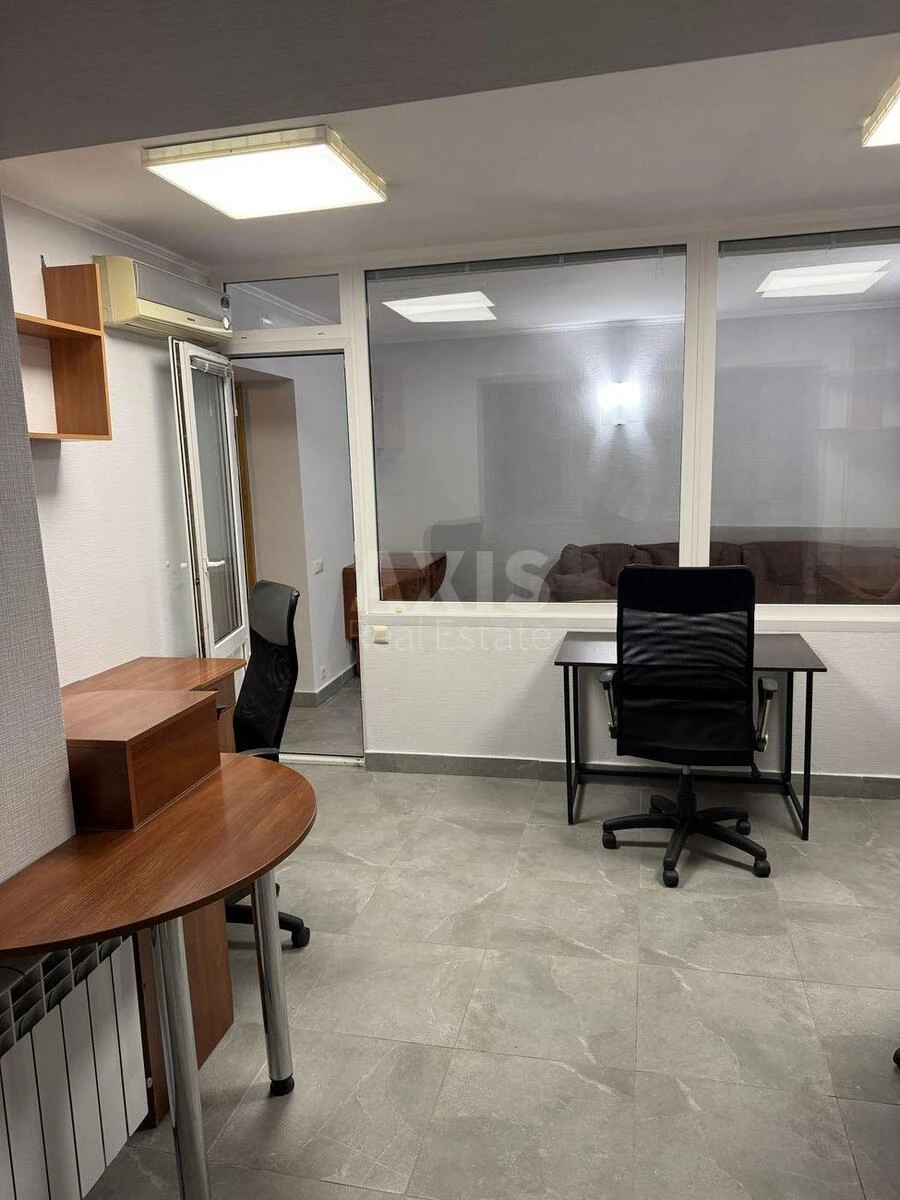 Office vul. Antonovycha 72, 60m2686893