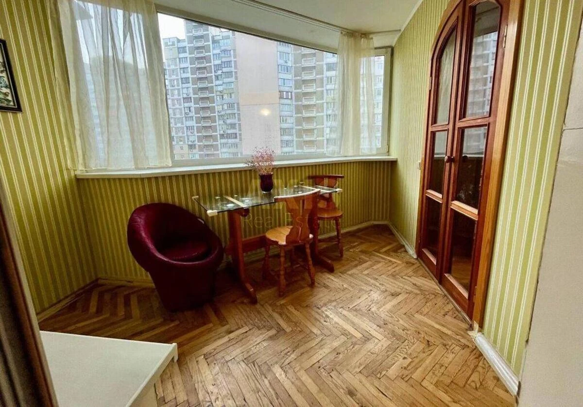 3к квартира ул. Ахматовой Анны 6674414