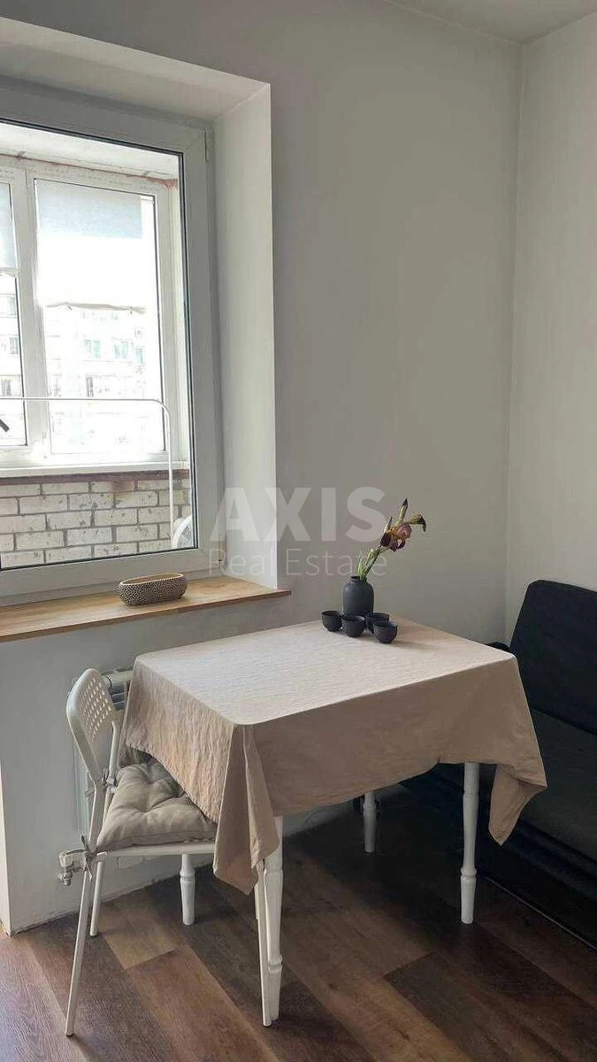 1k apartment vul. Ahmatovoi' Anny 35А707050