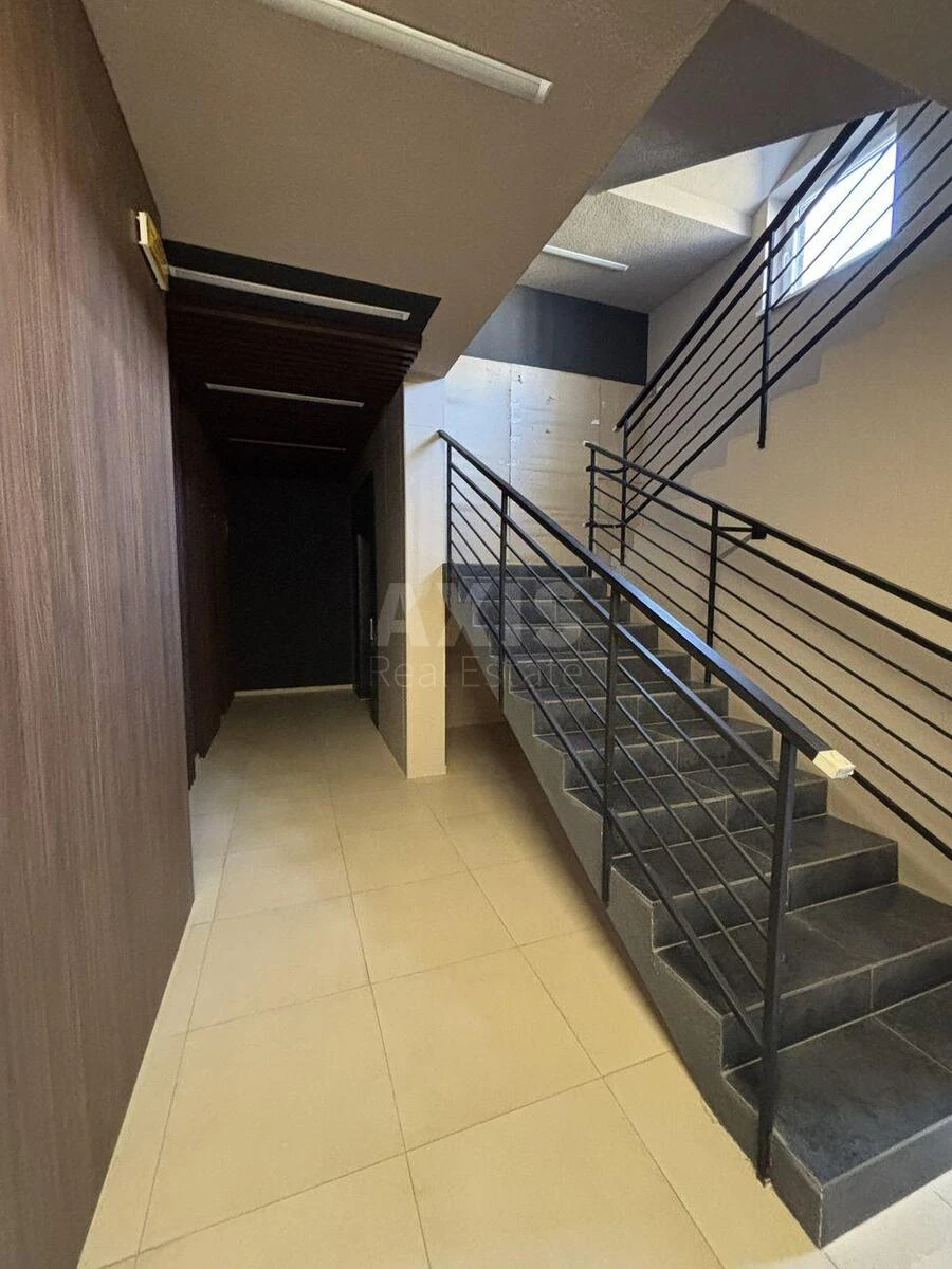 1k apartment vul. Dniprovods'ka 1А707938