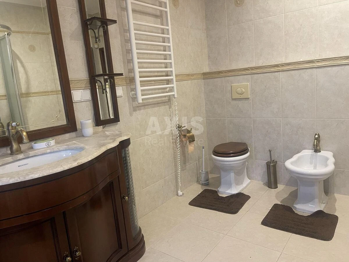 4k apartment vul. Jevgena Konoval'cja 32Б6253211