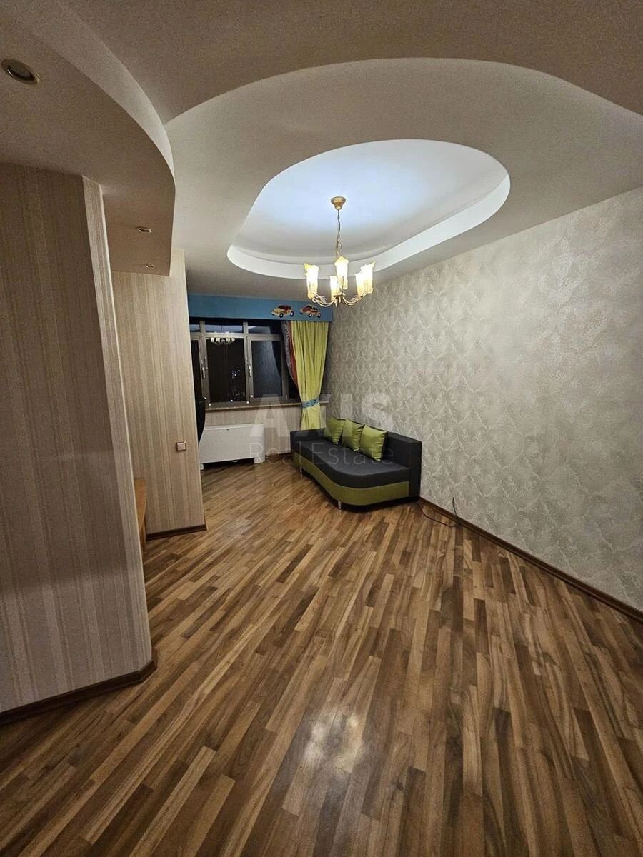 Office vul. Velyka Vasyl'kivs'ka 72, 194m2625521