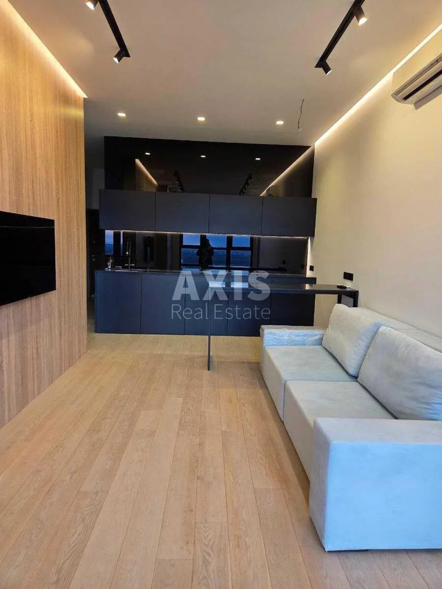 2k apartment vul. Mykil's'ko-Slobids'ka 3A