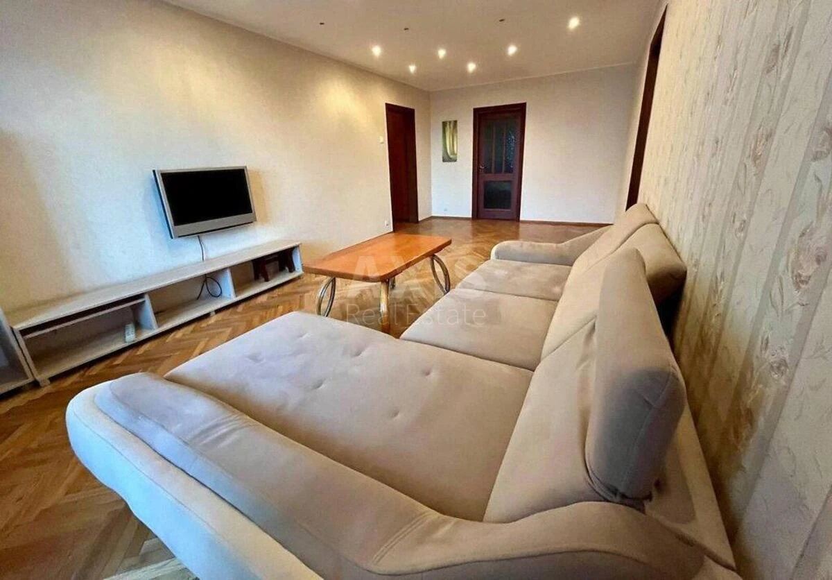 3k apartment vul. Ahmatovoi' Anny 6674411