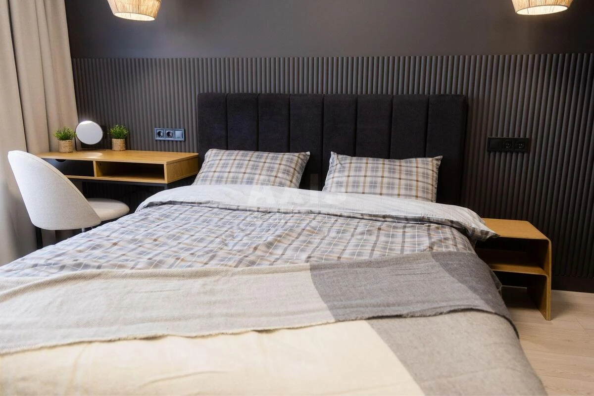 2k apartment nab. Dniprovs'ka 15679643