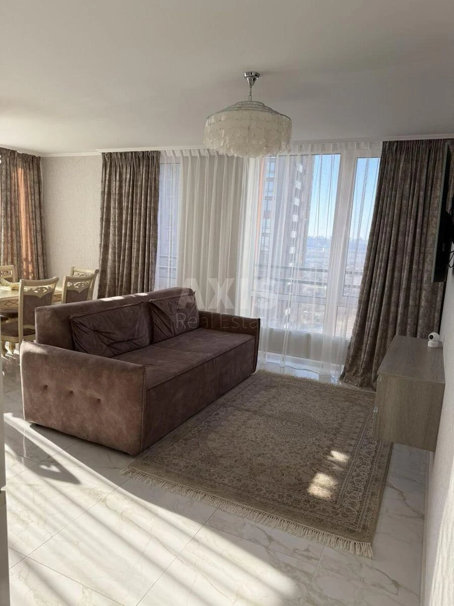 4k apartment nab. Dniprovs'ka 18663031