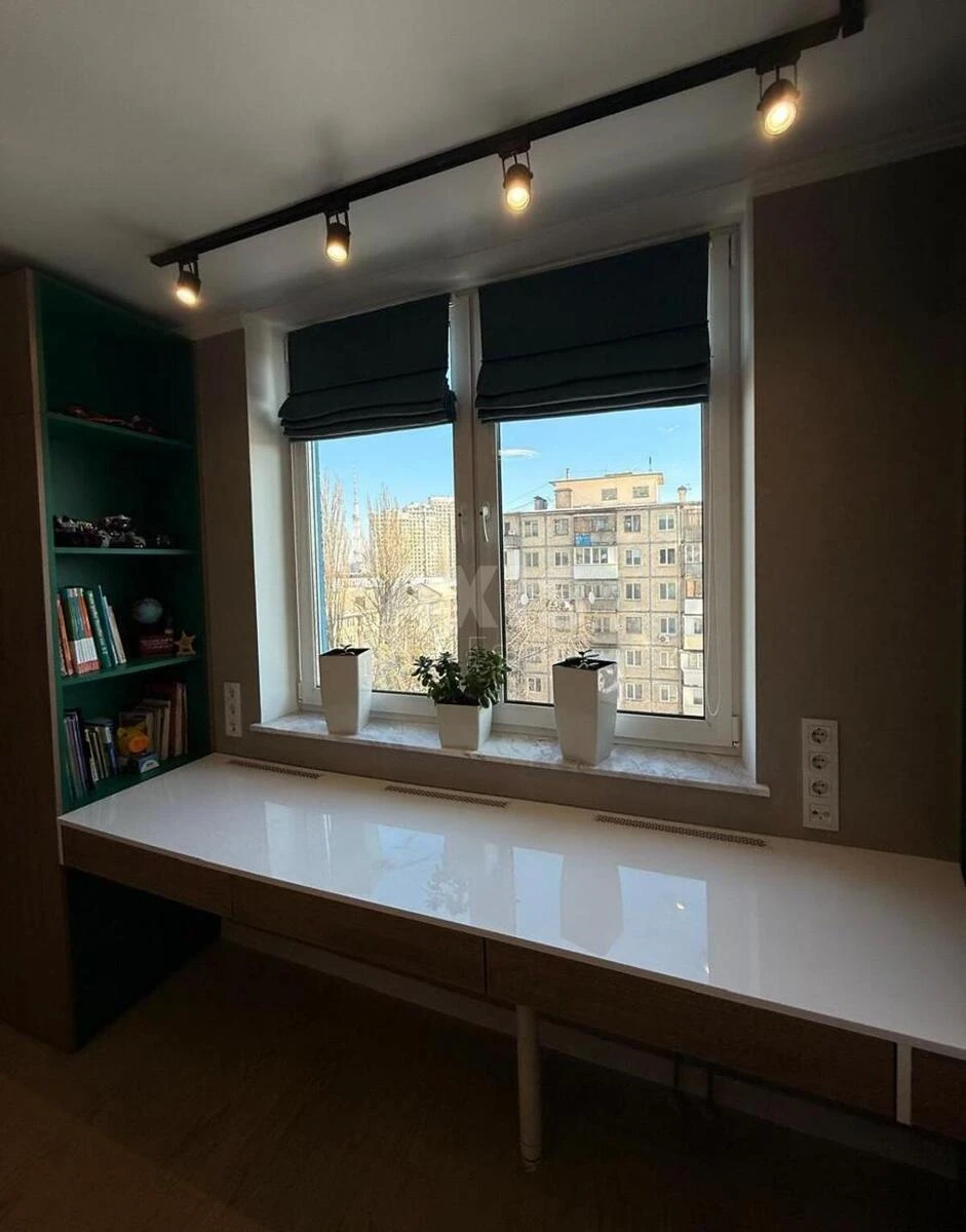 3k apartment vul. Sikors'kogo Igorja Aviakonstruktora 1713797