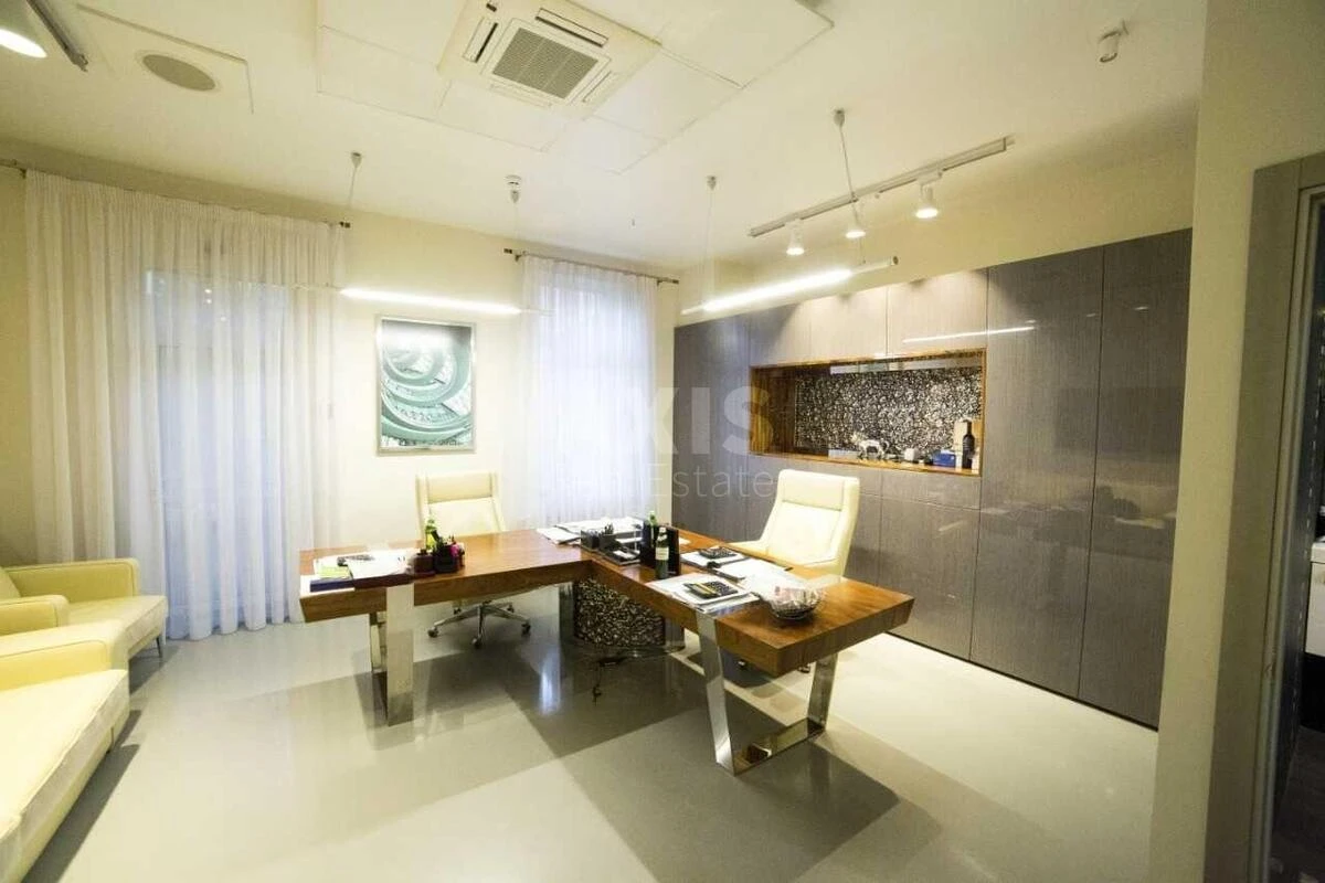 Office vul. Antonovycha 33В, 150m2710633
