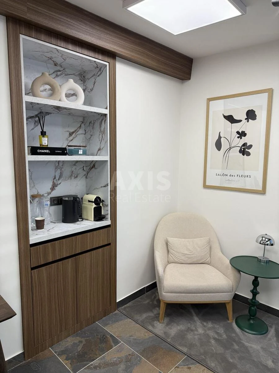Trade object vul. Mezhygirs'ka 87А, 20m2710673