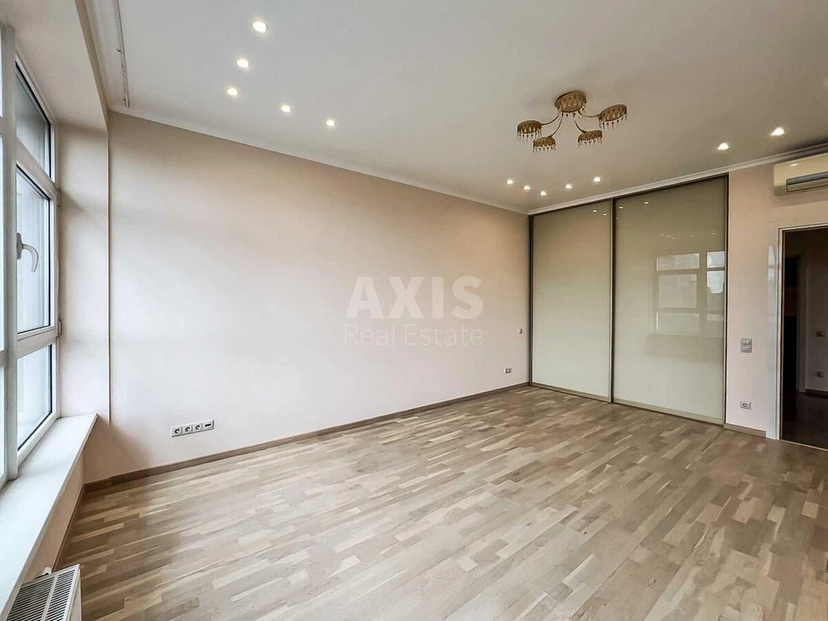 4k apartment uzv. Klovs'kyj 7А7116118