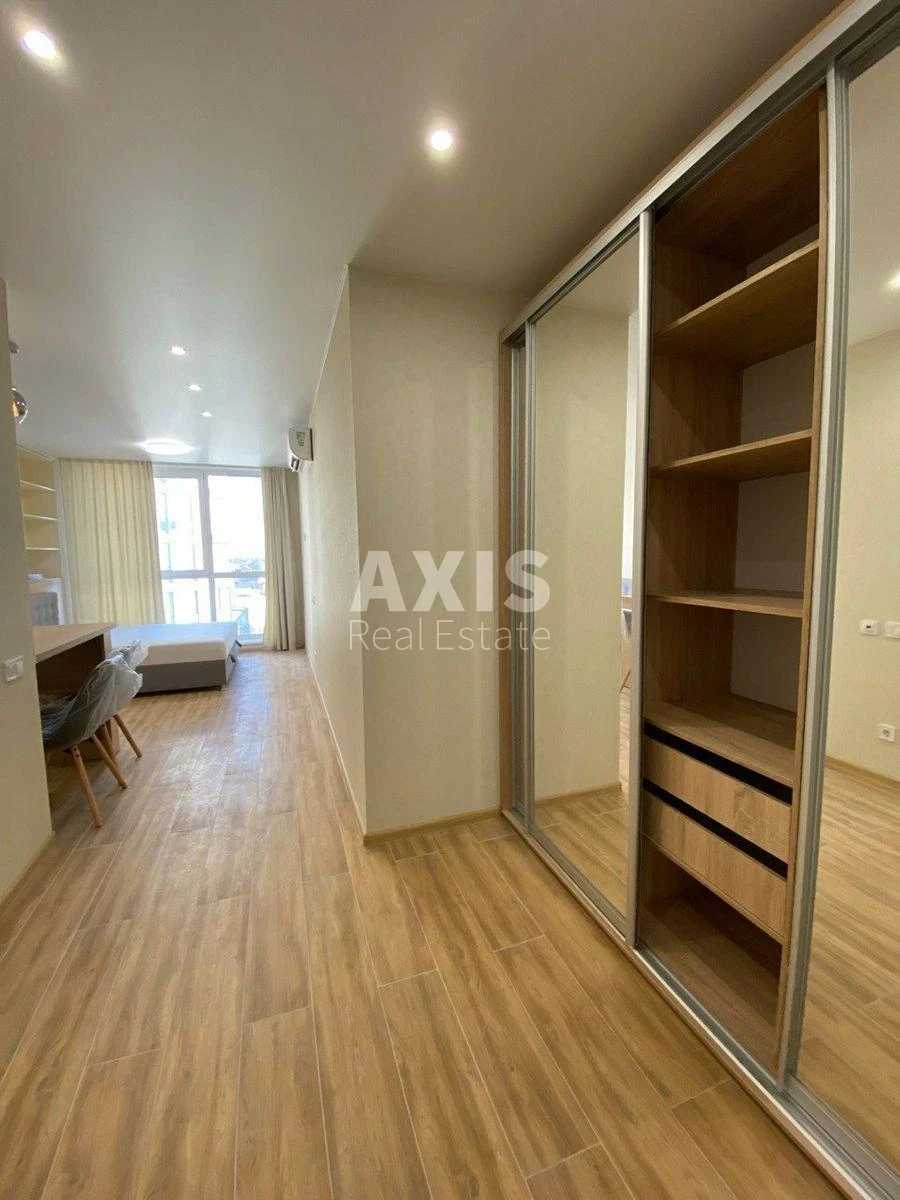 1k apartment vul. Central'na 19559196