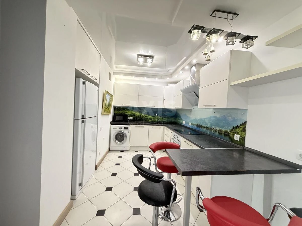 3k apartment vul. Yulia Zdanovska 71Г702230