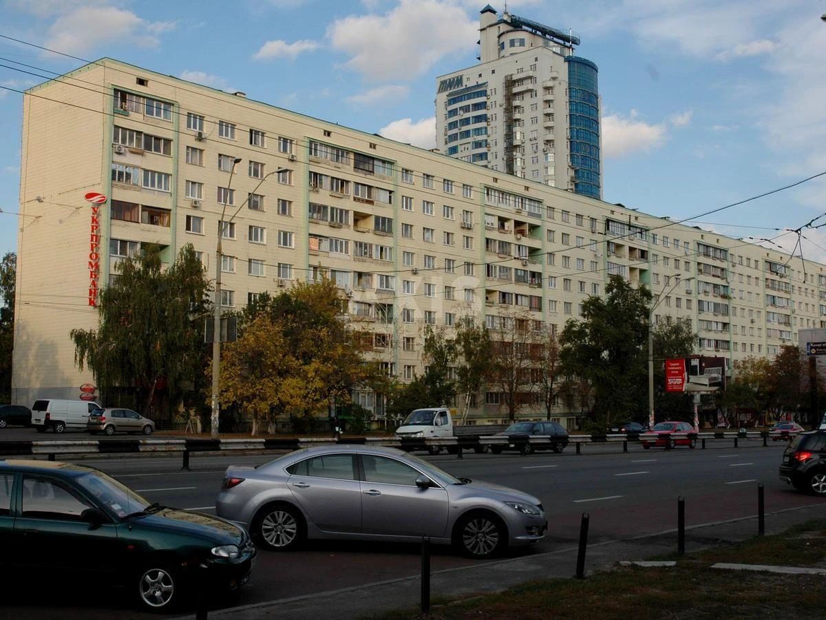 2k apartment pr-t Berestejskij 226992418